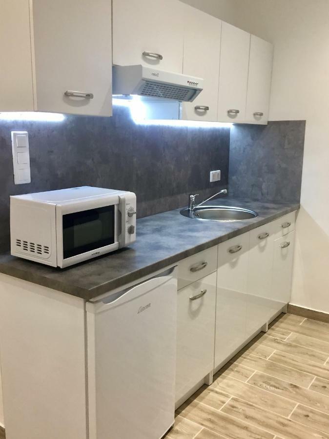 Zsuzsi Apartman Siofok Luaran gambar
