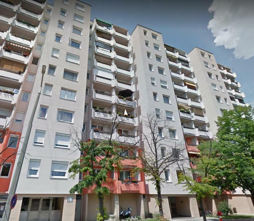 Zsuzsi Apartman Siofok Luaran gambar
